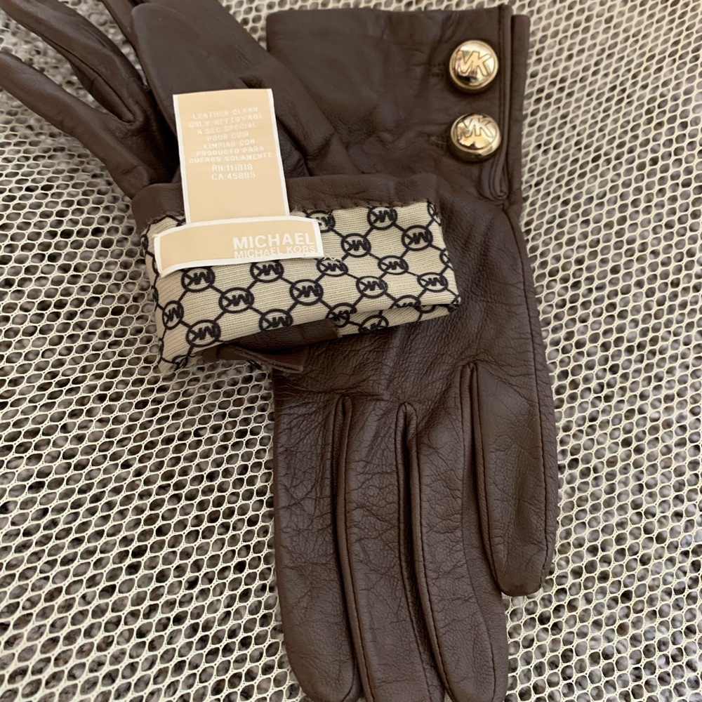 Leather gloves